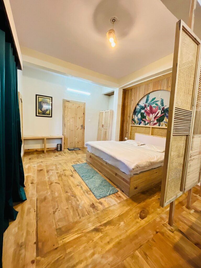 Kafal Pako Best Hotel in Mukteshwar